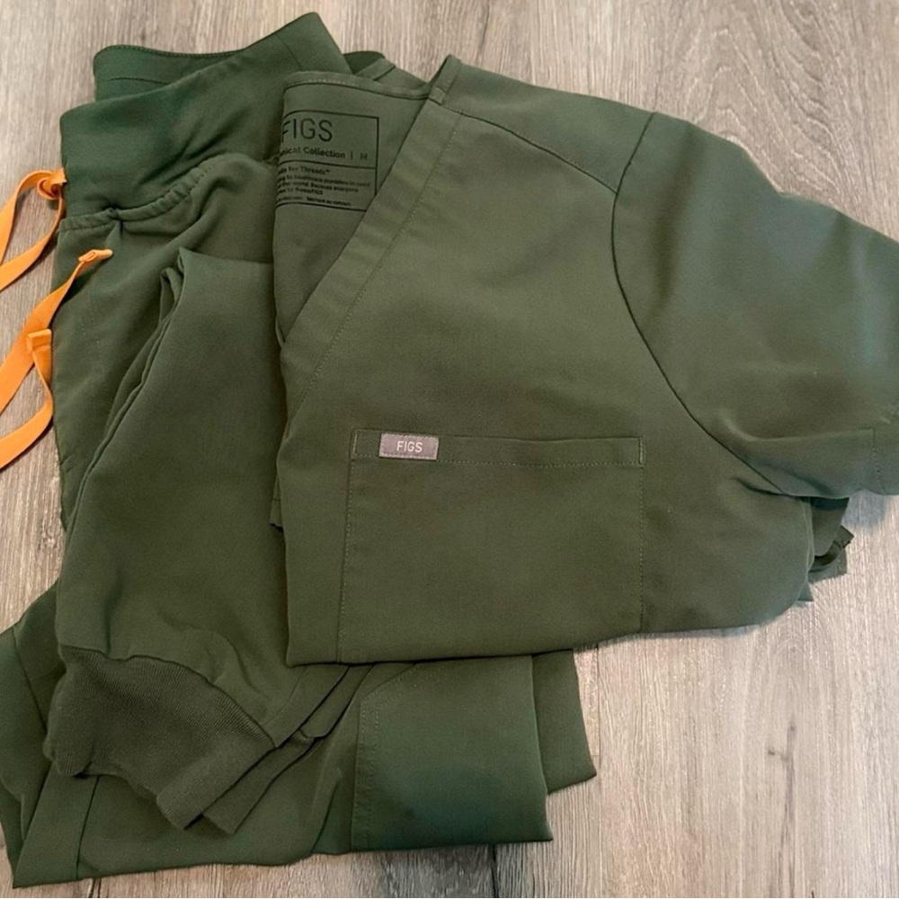 Figs Moss Green Scrub Top and Jogger Pants